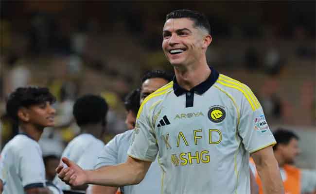 Cristiano Ronaldo devient le premier footballeur milliardaire : Messi distancé !