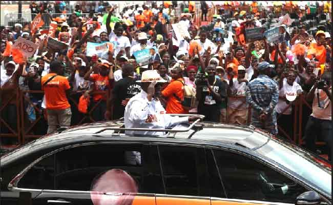 Élections présidentielles en Côte d’Ivoire 2025 : Ouattara favori dans une arène désertée par ses géants