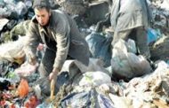 Dans l’Algérie « nouvelle », des enfants affamés se battent avec chiens et chats pour des miettes dans les poubelles !