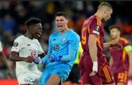 L’exploit historique de Berke Özer : trois penalties arrêtés d’affilée lors de Roma-Lille
