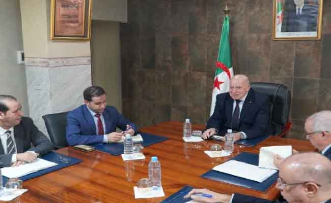 Installation de Khireddine Benaissa comme chargé de la gestion du secrétariat général du ministère de l'Industrie