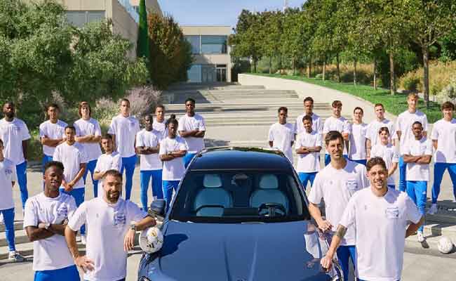 Les Joueurs du Real Madrid reçoivent leurs nouvelles BMW électriques pour la saison 2025-2026