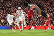 Manchester United terrasse Liverpool à Anfield : Maguire délivre les Red Devils en fin de match
