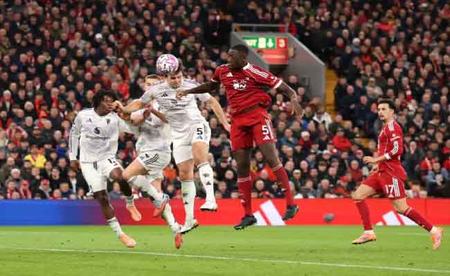 Manchester United terrasse Liverpool à Anfield : Maguire délivre les Red Devils en fin de match