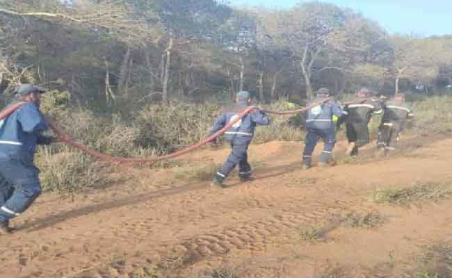 Le wali de Mostaganem supervise l’extinction d’un incendie sur la route nationale n°11 à Ben Abdelmalek Ramdane