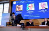 Prix Nobel de chimie 2025 : Kitagawa, Robson et Yaghi récompensés pour les structures organométalliques – une révolution des MOF et une polémique naissante