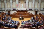 Portugal : Le Parlement adopte en première lecture l’interdiction du voile intégral dans l’espace public