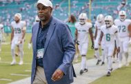 Premier tête à tomber : Chris Grier quitte les Dolphins après un début de saison catastrophique