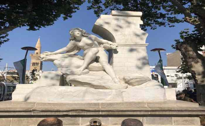 Une fois de plus, des primitifs vandalisent la statue d’Aïn El Fouara en Algérie
