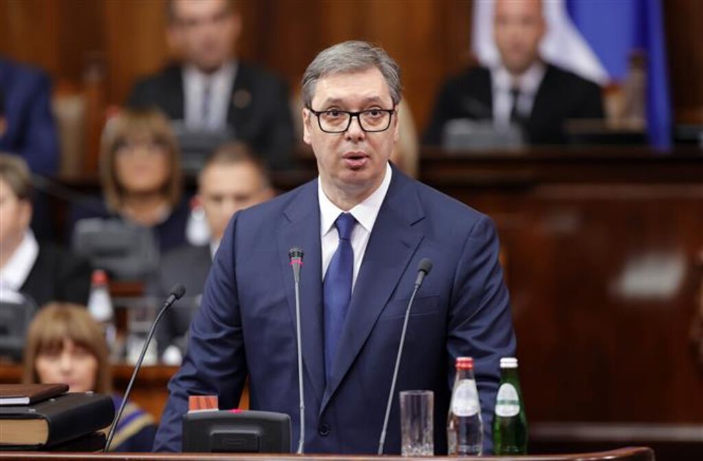Serbie : Vucic annonce des élections parlementaires anticipées au milieu de manifestations massives