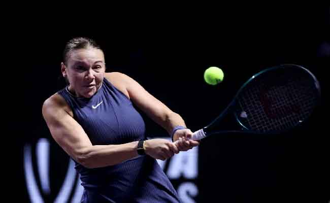 Choc aux WTA Finals : L’Américaine Amanda Anisimova fait tomber Iga Swiatek et s’invite en demi-finale !