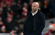 Slot sous pression : « Je vais continuer à me battre » alors que Liverpool sombre dans la crise