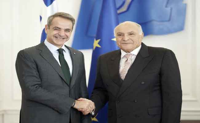 Ahmed Attaf reçu par le Premier ministre grec Kyriakos Mitsotakis à Athènes