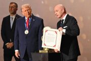 La FIFA remis son nouveau prix pour la paix à Donald Trump
