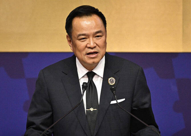 Le Premier ministre thaïlandais dissout le Parlement, et ouvre la voie à de nouvelles élections