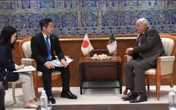 Ahmed Attaf reçoit le vice-ministre japonais des Affaires étrangères Yohei Onishi