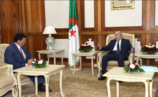 Abdelmadjid Tebboune reçoit le professeur Elias Zerhouni à Alger