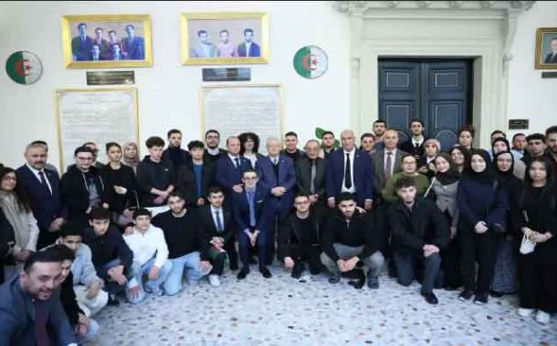 Rencontre entre Salah Goudjil et une délégation de la communauté algérienne à l'étranger dans le cadre de l'Université d'hiver