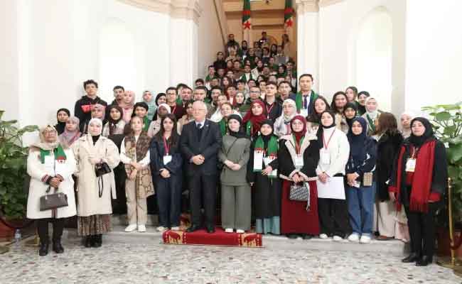 Le président du Conseil de la nation reçoit des députés du Parlement de l’enfant algérien et salue leur maturité