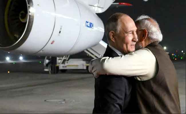 Poutine accueilli chaleureusement par Modi à Delhi : l’Inde assume son partenariat stratégique avec la Russie