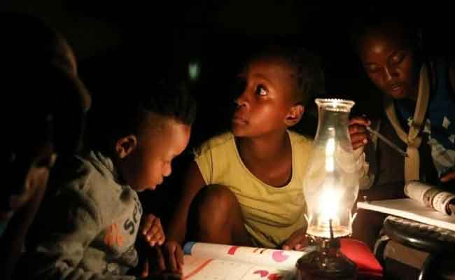 Soudan : comment un État riche en ressources s’effondre tout seul – population laissée dans l’obscurité, même les généraux cherchent des bougies ce soir