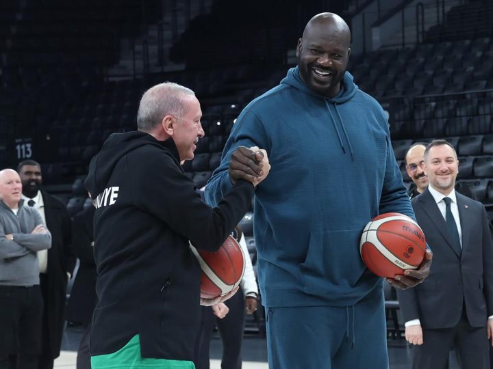 Recep Tayyip Erdoğan et Shaquille O&rsquo;Neal : un duo inattendu sur le terrain de basket à Istanbul