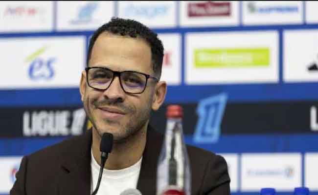 Chelsea officialise Liam Rosenior comme nouvel entraîneur jusqu&rsquo;en 2032