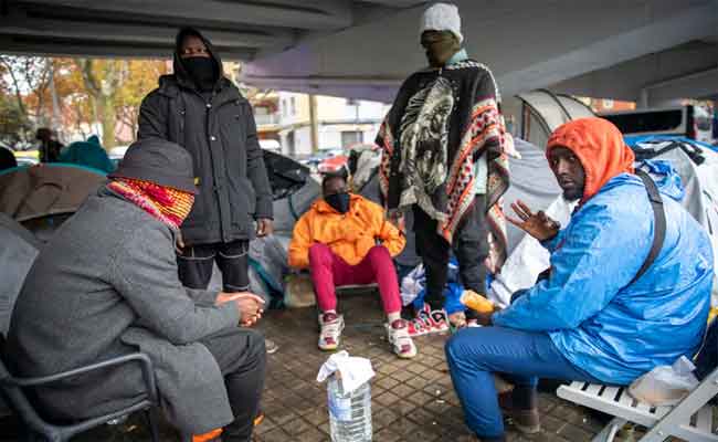 Pourquoi l’Espagne adopte-t-elle la régularisation massive de 500 000 migrants, à contre-courant de l&rsquo;Europe ?