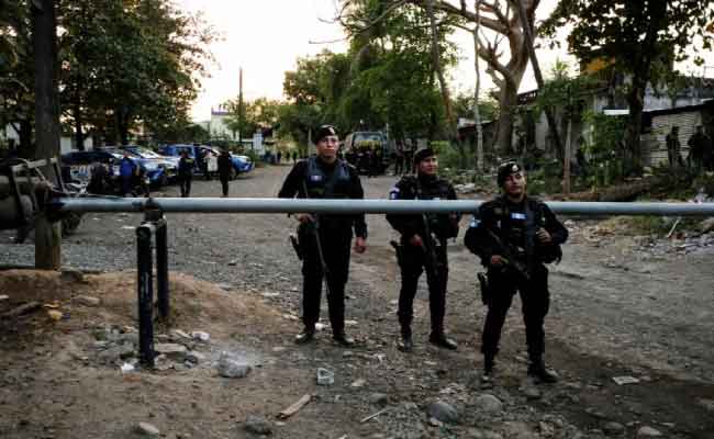 Guatemala : trois prisons hors de contrôle, 46 otages aux mains des détenus