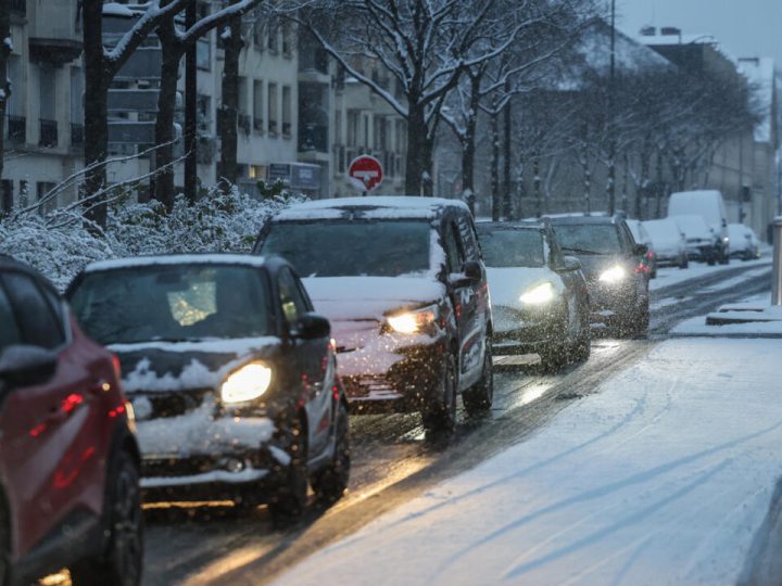 Vague de froid : la neige et le verglas paralysent toujours les transports en Europe