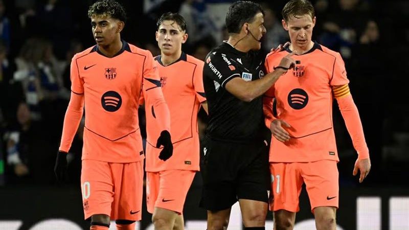 Trois buts refusés, cinq poteaux, et la défaite : le Barça assommé par la Real Sociedad