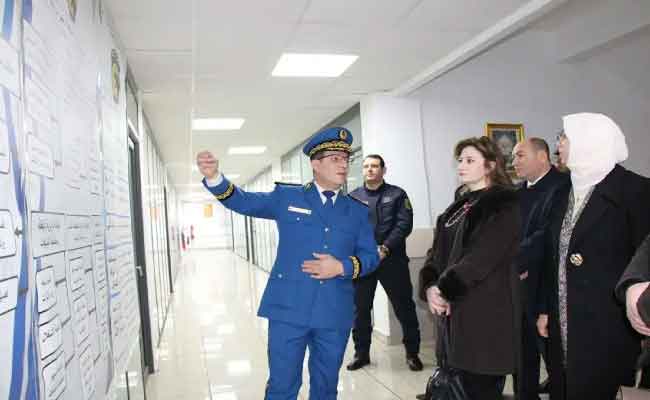 Protection de l’enfance : Meriem Cherfi visite le Service central de lutte contre la cybercriminalité