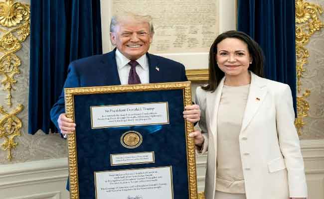 Trump reçoit la médaille du Nobel de la paix de Machado, mais Oslo rappelle que le titre reste intransmissible