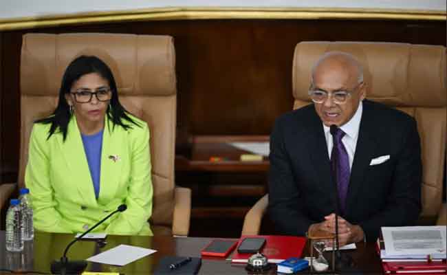 Pourquoi le Venezuela décide t il de recourir massivement au secteur privé pour exploiter son pétrole ?