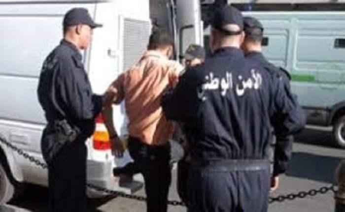 Un jeune homme ivre provoque le chaos sur la route en Algérie