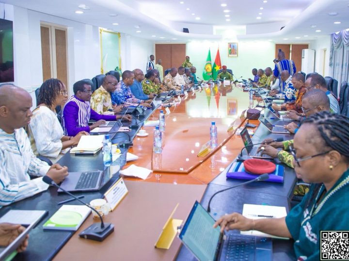 Burkina Faso : Ouagadougou sous contrôle militaire, les partis politiques dissous