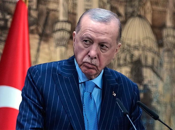 Erdogan reporte sa visite aux Émirats en invoquant la santé de MBZ… avant de supprimer l’annonce
