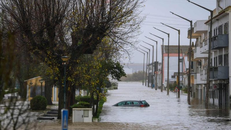 Inondations en Espagne : la tempête Leonardo frappe durement le sud, écoles fermées et trains suspendus
