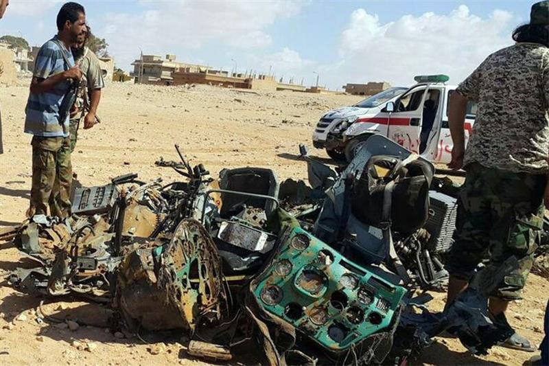 Crash mortel d’un hélicoptère médical dans le désert libyen : cinq morts près de la base de Matan al-Sarrah