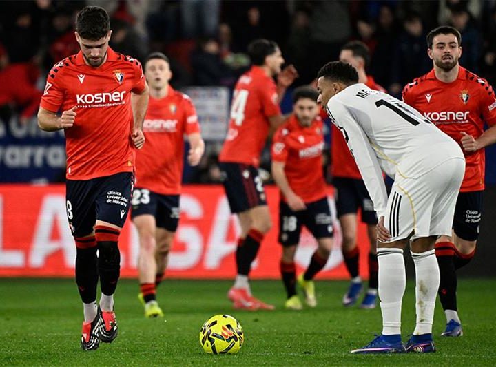 Liga : CA Osasuna fait chuter Real Madrid, le FC Barcelone en position de reprendre le trône