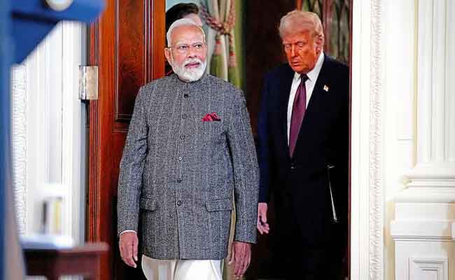 Derniers fichiers Epstein choc : Modi a dansé et chanté…sur les ordres d’Epstein pour flatter Trump ? L’Inde explose de rage !