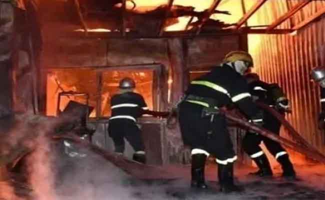 Chéraga : La Protection civile maîtrise un incendie de chalets sans faire de victimes