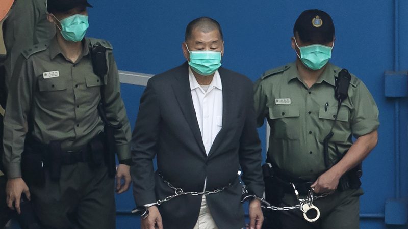 Hong Kong : Jimmy Lai condamné à 20 ans de prison, un coup fatal pour la liberté de la presse