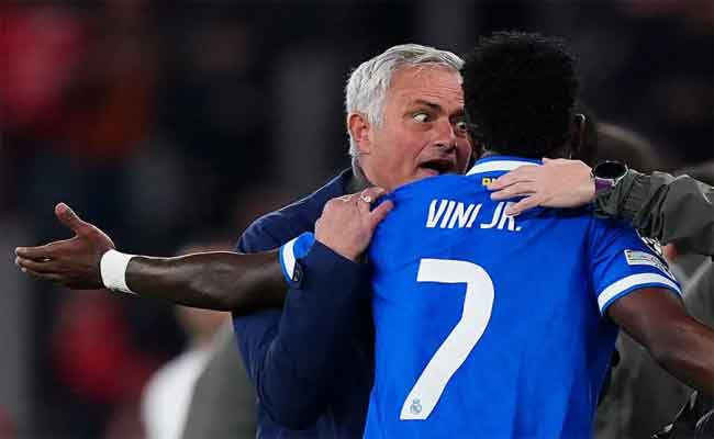 Mourinho dans la tourmente : Vinicius accuse, Benfica et le technicien portugais sous feu