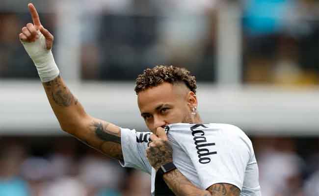 Neymar signe son grand retour à Santos avec une passe décisive et vise la Coupe du monde 2026