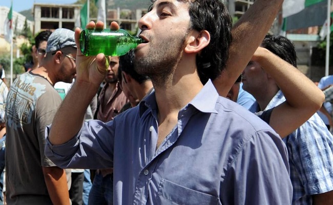 Ramadan entre la sacralité des rites dans les pays musulmans et les défis de la dérive morale et de la propagation de la prostitution en Algérie