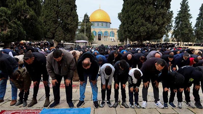 Égypte et sept pays arabes et islamiques dénoncent la fermeture de la mosquée Al-Aqsa par Israël durant le Ramadan