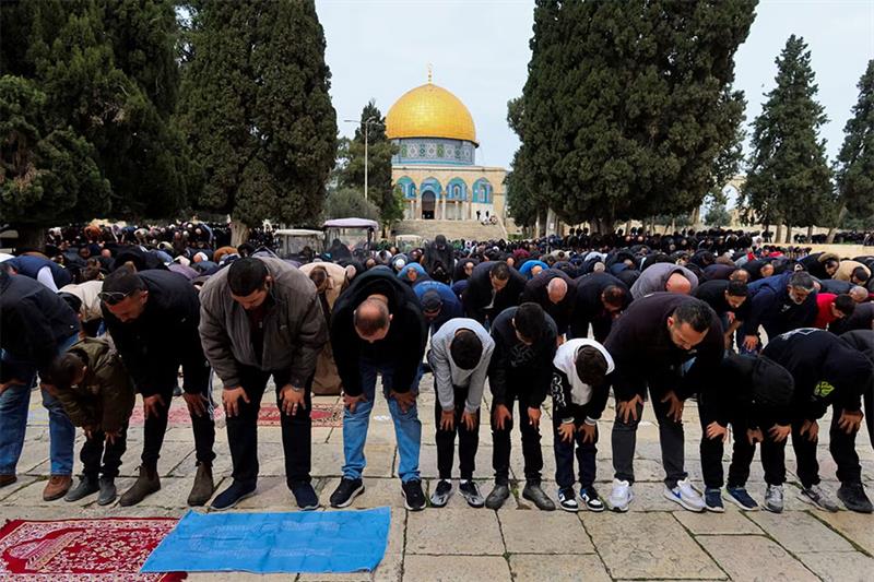 Égypte et sept pays arabes et islamiques dénoncent la fermeture de la mosquée Al-Aqsa par Israël durant le Ramadan