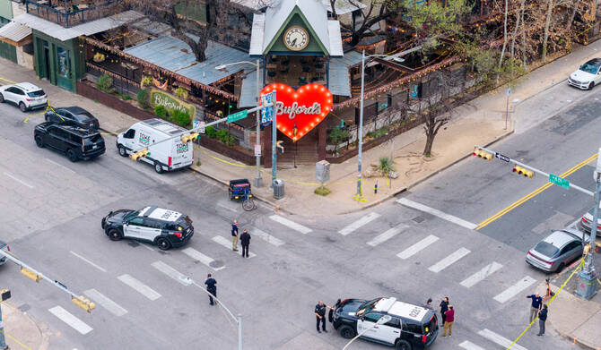 Fusillade à Austin : trois morts, dont le tireur, et quatorze blessés, le FBI évoque un possible lien terroriste
