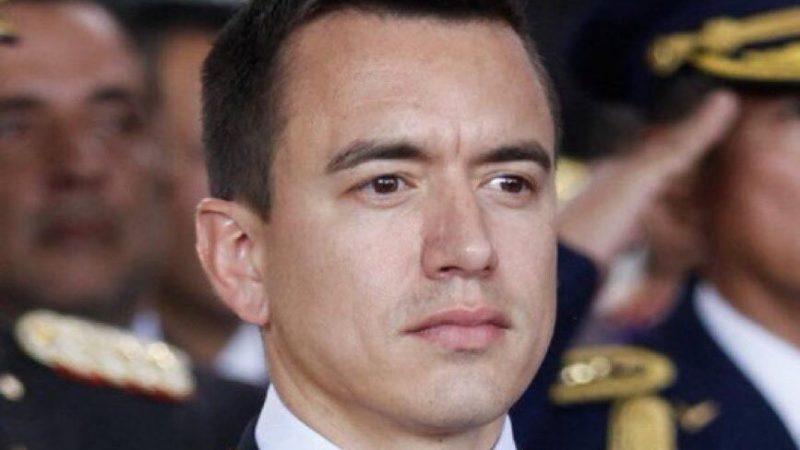 L’Équateur expulse toute l’ambassade cubaine : des documents brûlés sur le toit de la mission diplomatique